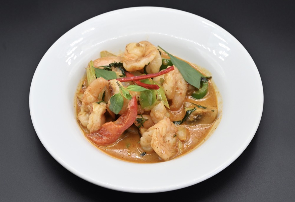 Phad Nam Prik Pao